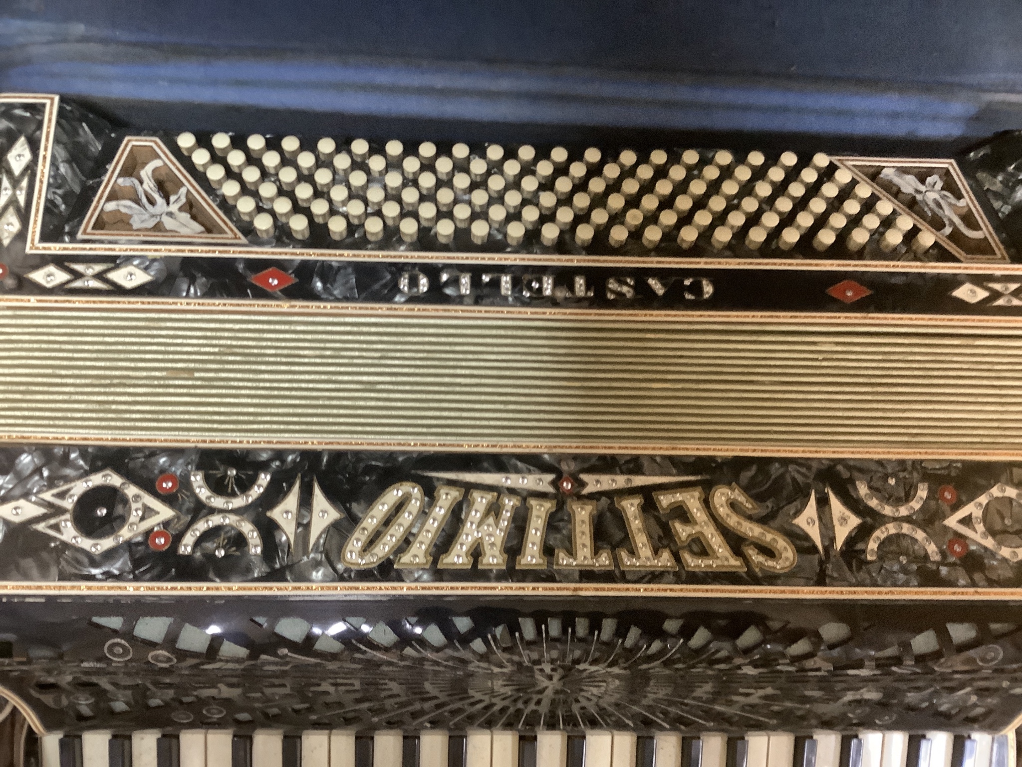 An Italian Settemio accordian